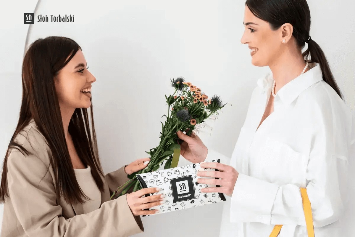 Jak zapakować portfel na prezent?